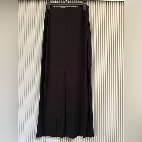 Old Navy Jersey Side-Slit Maxi Skirt - Picture 3 of 5